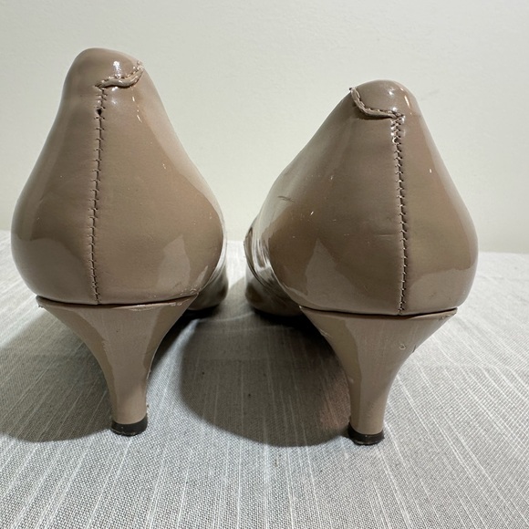 Bandolino Pumps, women's size 7.5 - Picture 5 of 6